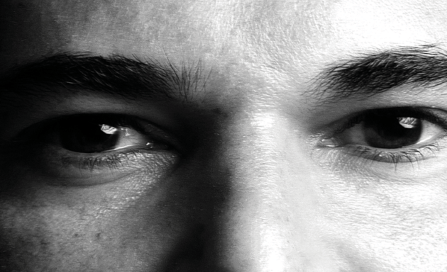 “Alguns sonhos são tão grandes que não cabem no nosso medo”: a poesia de Allan Dias Castro