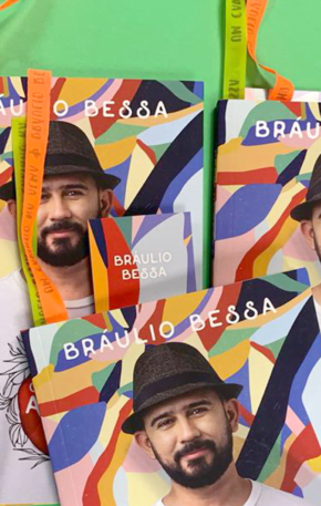 Concorra ao novo livro de Bráulio Bessa, “Um carinho na alma” (encerrado)